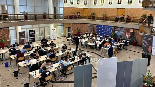 Gâlceava Ministerului Educației cu doi elevi continuă. După ce și-au câștigat dreptul de participare, unul chiar în instanță, elevilor nu li se recunosc locurile 2 și 5 obținute la Olimpiada Națională de Securitate Cibernetică