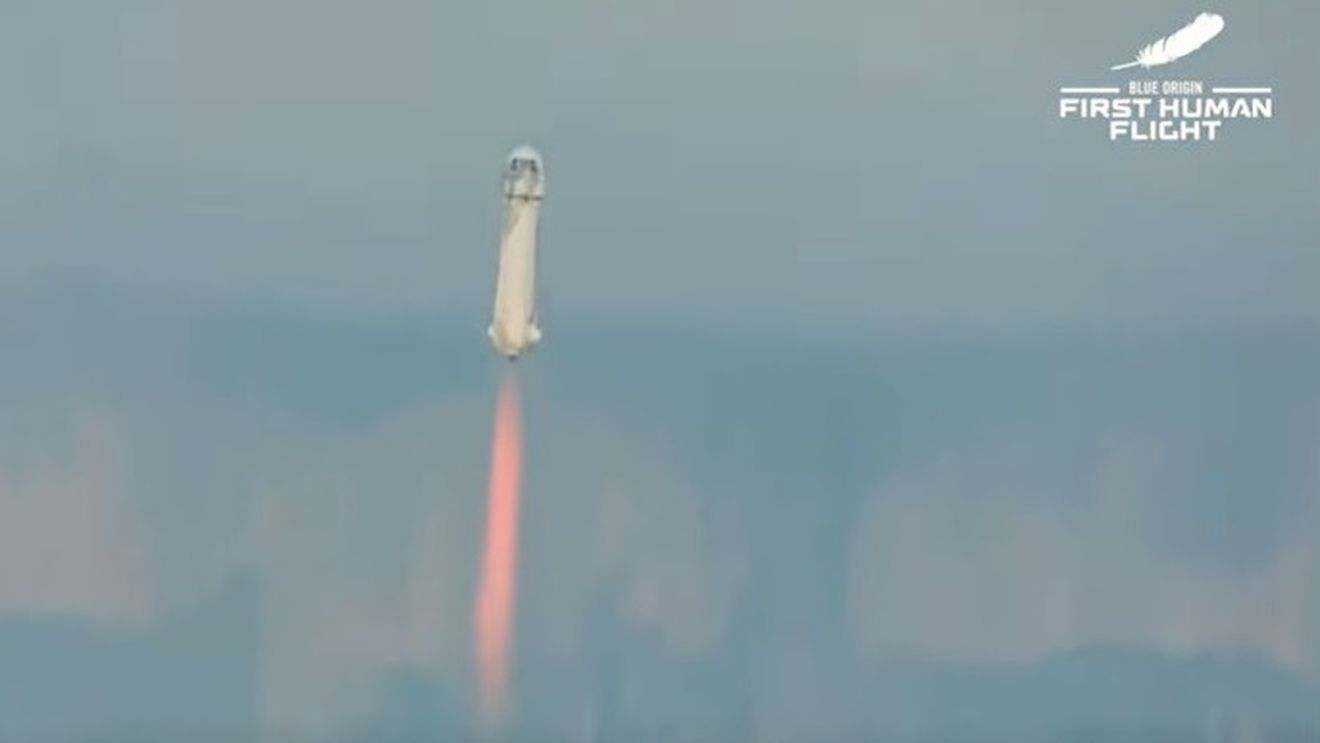 VIDEO Jeff Bezos, cel mai bogat om din lume, și-a încheiat călătoria supersonică în spațiu