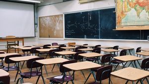 CMBSU a decis ca opt unităţi şcolare din Capitală să-și reia activitata, strict pentru profesori, elevii rămânând în vacanță