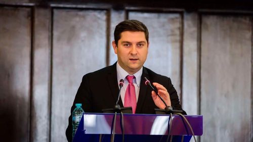 Se reaprinde scandalul PSD-PNL la Iaşi - Liderul social-democraţilor ieşeni a prezentat lista proiectelor ratate de şeful liberal al Consiliului Judeţean, Costel Alexe, după venirea acestuia în funcţie