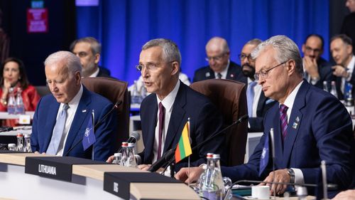 Stoltenberg: Mai mult sprijin din partea NATO înseamnă "o mână mai puternică” a Ucrainei la masa negocierilor de pace cu Rusia / Trebuie să ne asigurăm că istoria nu se repetă după război