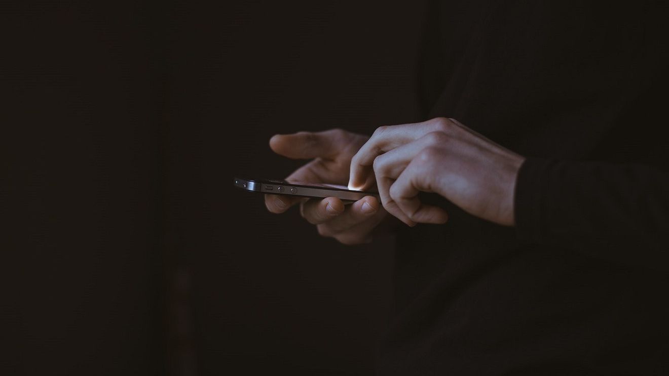 O nouă aplicație pentru smartphone ar putea depista semnele timpurii ale demenței la tineri prin teste cognitive - studiu