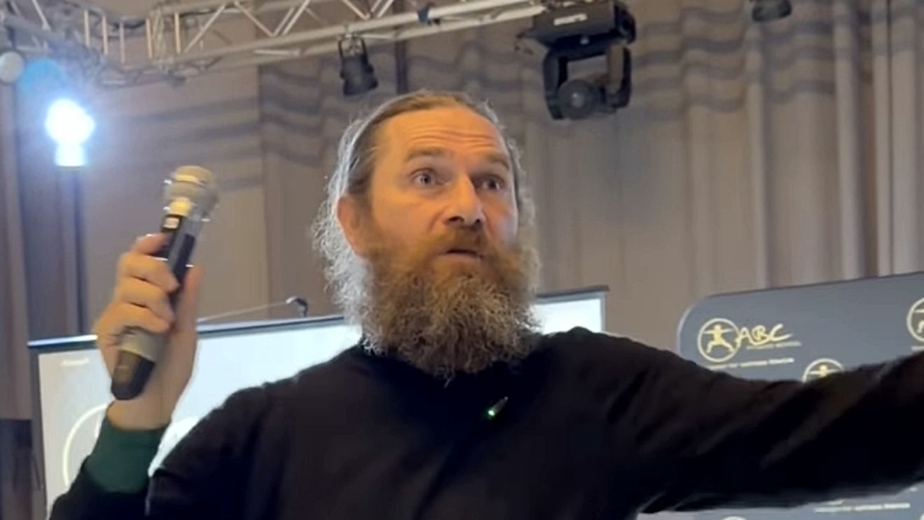 VIDEO: Fostul arbitru Alexandru Tudor, moment viral cu Zidane și Desailly: „De unde vin ăștia?”