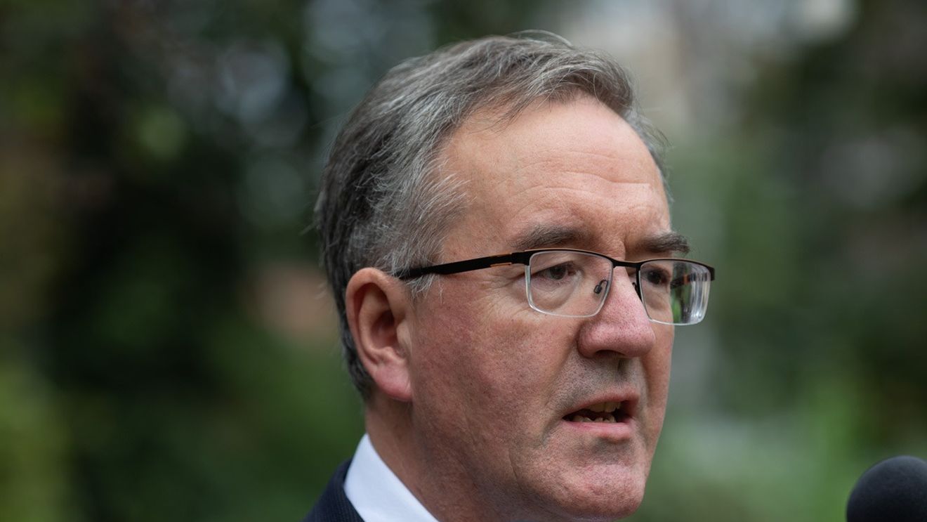 Ambasadorul Andrew Noble, care a lucrat și în anii 1980 la misiunea diplomatică din România: Dosarul meu la CNSAS este spectaculos de plictisitor / Cred că și eu aș fi făcut asta