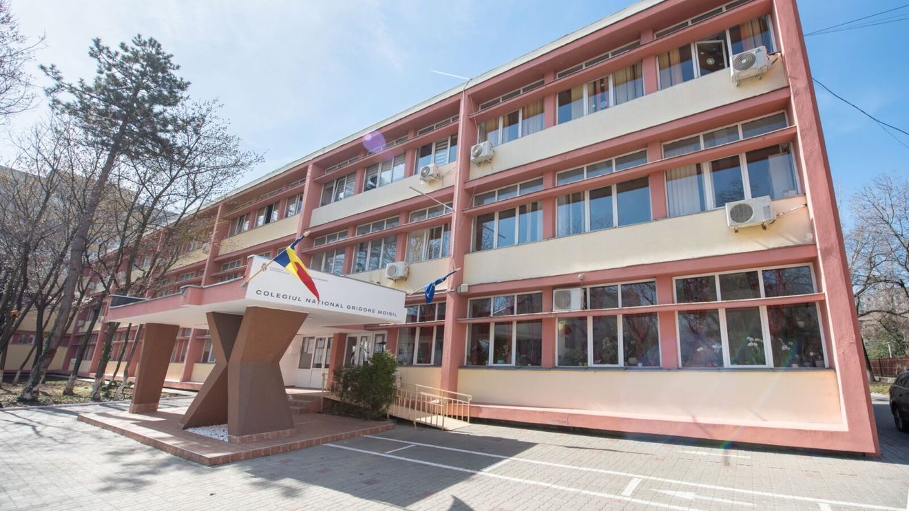 Primarul Sectorului 6: Colegiul Național „Grigore Moisil” este cu risc seismic. Pereții sunt crăpați, se vede prin ei. Clădirea trebuie demolată și construită una nouă