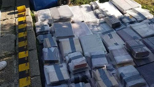 DIICOT a găsit cărți și manuscrise în valoare de 2,5 milioane de lire sterline, cu opere ale lui Galileo, Isaac Newton sau Goya, furate în 2017 din Marea Britanie