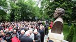 Se cere demontarea monumentului lui Adrian Păunescu din Sectorul 2 / ”Evidențiază dificultățile pe care societatea românească le întâmpină în asumarea critică a trecutului comunist”