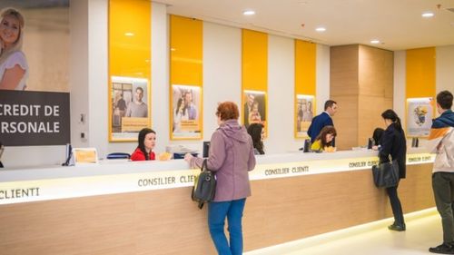 Economiști, despre amânarea ratelor la bancă: „Nu mai plătim ratele și aruncăm banii în consum”/ „Oamenii vor plăti mai mult pe urmă, dobânzile vor fi mai mari”