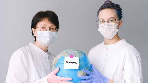 Peste 230.000 de cadre medicale au fost infectate coronavirus de la începutul crizei/ Autoritățile estimează că numărul real ar fi dublu