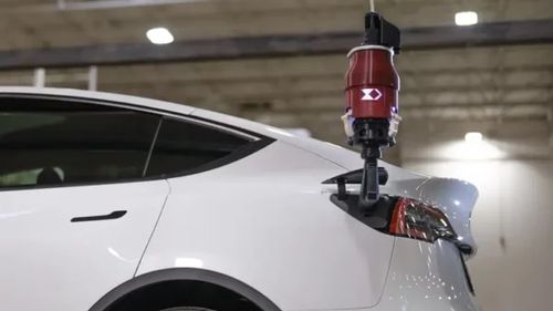 VIDEO Westfalia Technologies lansează Weplug, un sistem robotic de încărcare EV pentru parcări automatizate