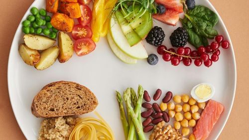 Fibremaxxing – excesul de fibre, fenomenul care devine tot mai popular pe internet/ Specialiștii avertizează că prea multe fibre pot duce la balonare, crampe și constipație, iar ajustarea dietei trebuie făcută doar sub supravegherea unui nutriționist