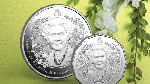 Imaginea reginei Elisabeta a II-a pe monedele comemorative australiene, comparată cu Shrek