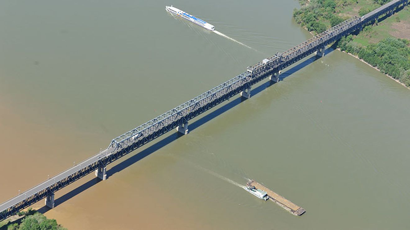 Restricții și trafic oprit pe „Podul Prieteniei” Giurgiu-Ruse, chiar înainte de Paște, pentru reparații