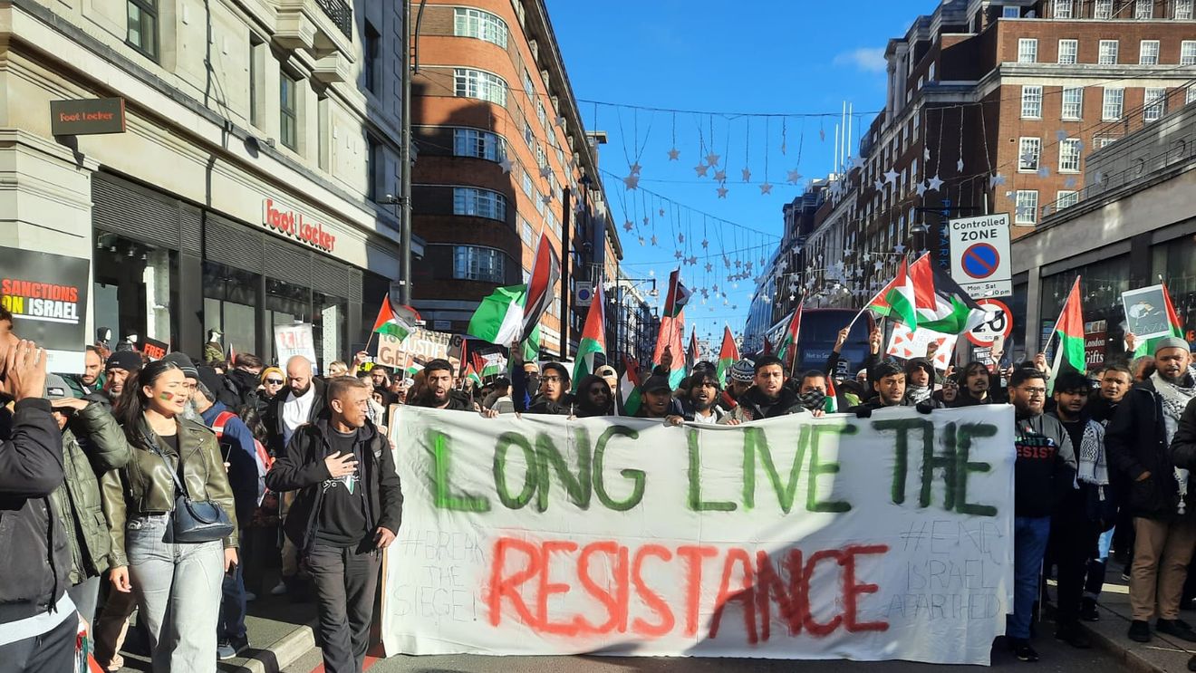 UPDATE Aproximativ 300.000 de oameni au participat la un marş pro-palestinian în Londra/ 105 arestări, marea majoritate în rândul contra-demonstranților/ Poliția încearcă să identifice protestatari care au purtat bandane Hamas
