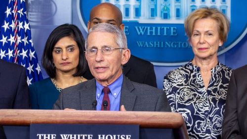 Trump a preluat pe Twitter un mesaj care cere concedierea expertului-șef în boli infecțioase. Acesta spusese că un răspuns mai puternic al guvernului ar fi salvat mai multe vieți