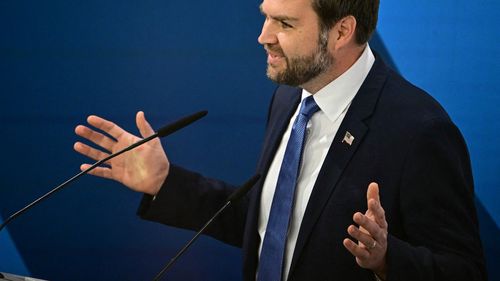 Vance: Persoanele care sărbătoresc uciderea lui Charlie Kirk ar trebui să fie trase la răspundere: Denunţaţi-i şi, la naiba, sunaţi-le angajatorii! / ”Nu credem în violenţa politică, dar credem în civilitate”