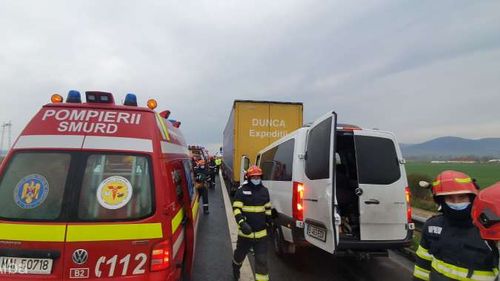 VIDEO Accident grav în Alba: Șapte persoane au fost transportate la trei spitale din județul Hunedoara