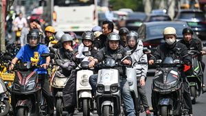 ANALIZĂ Cum propulsează scuterele electrice dezvoltarea bateriilor pe bază de sare în China / Acumulatorii Na-Ion sunt mult mai siguri decât cei Li-Ion și au performanțe mai bune când e frig