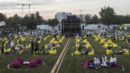 FOTOGALERIE Cum a arătat primul concert din București în condiții de distanțare fizică: Delia, reprezentație cu 500 de spectatori la Verde Stop Arena
