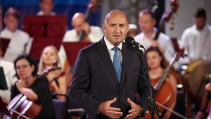 Președintele Bulgariei pune sub semnul întrebării integritatea rezultatelor recentelor alegeri parlamentare pe fondul temerilor privind manipularea voturilor