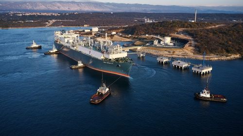 Întâlnire crucială la Washington pentru viitorul Coridorului Vertical de gaze / De ce este interesată România de acest proiect care transportă gaz natural lichefiat din SUA către Europa Centrală și de Est