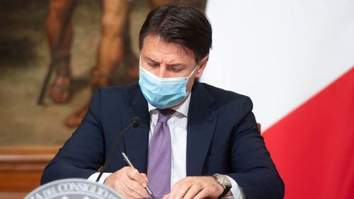 Premierul Italiei a anunţat că va demisiona marţi și va căuta o nouă majoritate