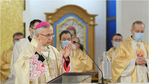 Episcopul Diecezei Romano Catolice din Iași: Dumnezeu se face prezent mai ales în astfel de momente de încercare