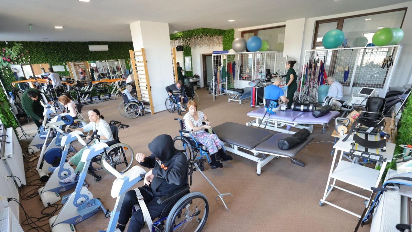 Pas cu pas spre redobândirea libertății de mișcare, la Spitalul de Recuperare Medicală ”Sfântul Sava cel Sfințit”