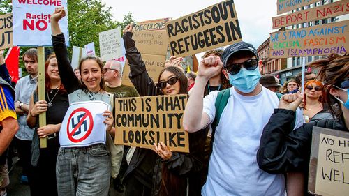 Aproximativ 15.000 de persoane au participat la mitingul antirasism din Belfast, după o săptămână de revolte