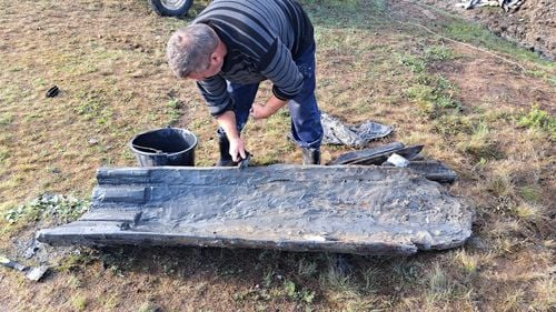 FOTO Obiecte vechi de aproximativ 3.000 de ani - descoperite de arheologi în judeţul Bistriţa-Năsăud / Instrumentele erau folosite, cel mai probabil, la perforarea şi desprinderea blocurilor de sare cu ajutorul apei