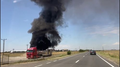 Amendă de 40.000 de lei, după incendiul izbucnit lângă Timişoara, la un depozit de materiale plastice