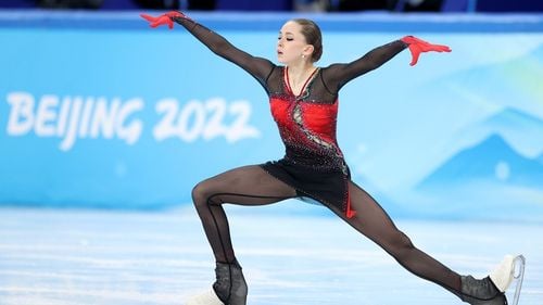 Patinatoarea rusă Kamila Valieva, suspendată pentru dopaj, dă vina pe desertul pregătit de bunicul ei pentru testul pozitiv