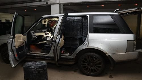 Mai mulți contrabandiști de țigări au scăpat de polițiștii de la Frontieră după ce s-au aruncat în Tisa, la frontiera cu Ucraina