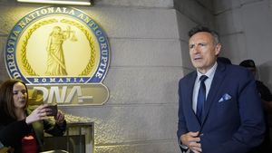DNA, despre dosarul Coldea: Inculpații ar fi pretins 600.000 de euro plus TVA de la un om de afaceri, lăsând să se înțeleagă că ar avea influență asupra unor magistrați să pronunțe hotărâri favorabile acestuia / Urmărire penală și față de persoane juridice, pentru spălare de bani