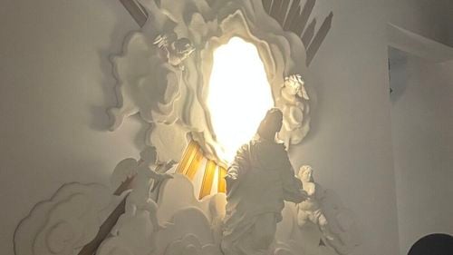 VIDEO Almaz la Mercedes-Benz Bucharest Fashion Week: O colecție despre identitate și funcționalitate în modă