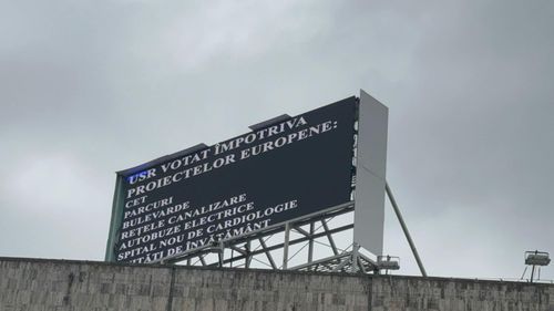 Primarul Constanței a afișat în oraș un mesaj despre cum USR s-ar fi opus proiectelor europene / USR, care strânge semnături pentru demiterea lui Vergil Chițac, îl acuză de fake-news și publică un proces verbal din Consiliul Local