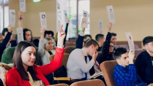 Examenul de admitere la liceu să fie eliminat din lege, la fel și exmatricularea, iar diversitatea să fie promovată prin reglementări ulterioare – recomandările transmise de Consiliul Elevilor președintelui Iohannis