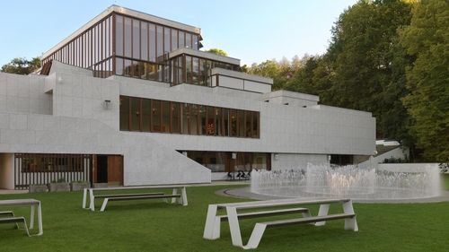 FOTO Danemarca: Un muzeu cere banii înapoi de la un pictor care a realizat o lucrare complet albă, numită ”Ia banii și fugi”