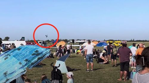VIDEO Un avion de mici dimensiuni s-a prăbuşit în timpul unui show aviatic, în Ungaria / Avionul a explodat la sol: doi morți și mai mulți răniți