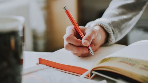 Ministerul Educaţiei: Limba română va fi parte din oferta educaţională a Universităţii Cambridge din Marea Britanie