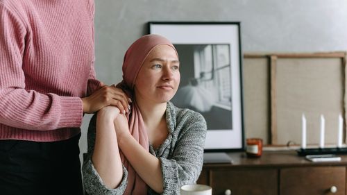 Un gel experimental reduce căderea părului indusă de chimioterapie/ ”Este o nevoie personală, adesea trecută cu vederea în medicina oncologică, dar cu impact major asupra pacienților”