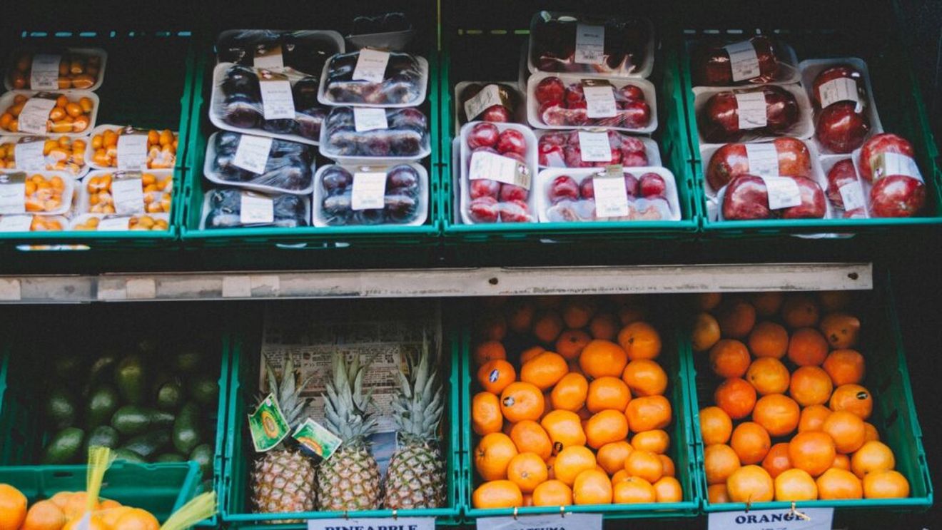 UE vrea să introducă restricţii mai dure la importurile de alimente, după modelul Trump