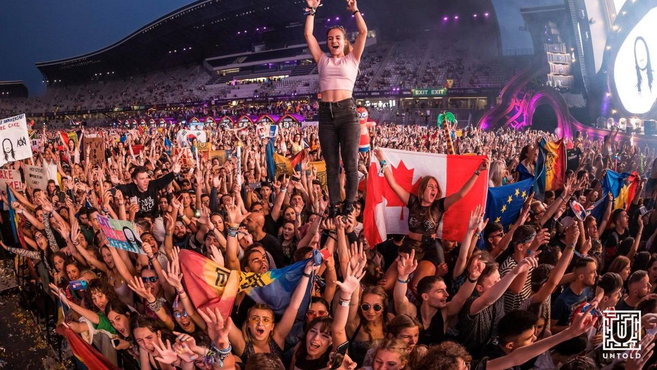 Organizatorii Untold: Peste 70 de milioane de euro au rămas în Cluj Napoca, după festival / Cei veniţi din afara judeţului Cluj au cheltuit, în medie, în cele 4 zile de festival, cel puţin 700 euro. Aceşti bani au fost cheltuiţi pentru cazare, transport, mâncare, plimbări şi cumpărături în oraş