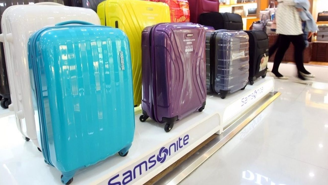 Camioanele Caterpillar, copiatoarele Xerox și valizele Samsonite, printre produsele americane care ar putea fi vizate de contramăsuri din partea UE dacă președintele Trump va impune taxe vamale suplimentare împotriva mașinilor importate din Europa