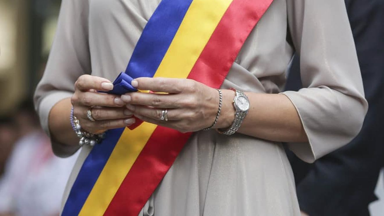 Se întorc pensiile speciale pentru aleșii locali. Toate partidele, mai puțin USR, au votat măsura