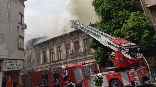 Nicușor Dan, chestionat despre dificultatea intervenţiilor în Centrul Vechi, la incendii: Trebuie respectat regulamentul privind amplasarea teraselor şi eliberarea culoarele de acces. O să intrăm cu Poliţia Locală