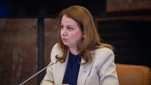 Peste 800 de școli în șantier, anunță Ligia Deca, cu trei zile lucrătoare înainte de începerea cursurilor. Ministra nu spune nimic despre câte unități de învățământ nu-și vor putea primi elevii în prima săptămână