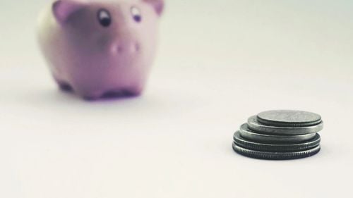 GRAFIC. Creșterea salariilor nu mai ține pasul cu inflația. Cum au evoluat în ultimii doi ani indicatorii care creionează puterea de cumpărare a românilor?