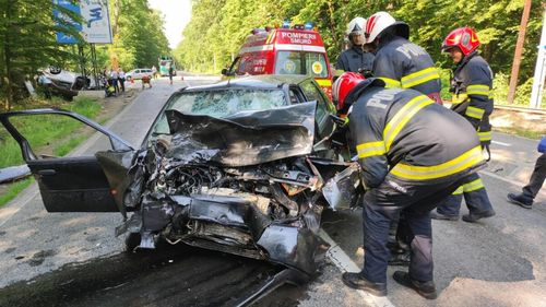 Trei morți în urma unui grav accident din Sibiu/ Un adolescent de 15 ani se află în stare gravă, intubat/ Traficul se desfășoară cu greutate