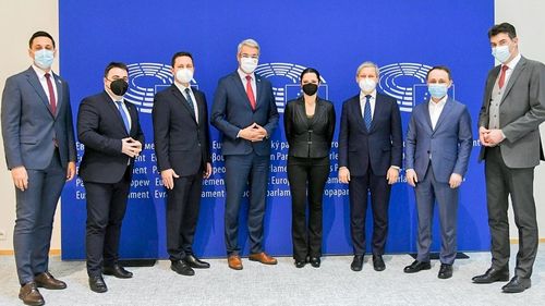 USR PLUS salută propunerea Comisiei Europene privind adeverința electronică verde: Va facilita reluarea liberei circulații între statele membre